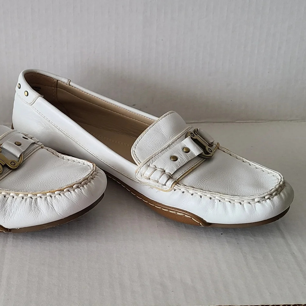 Ellen Tracy White Loafers